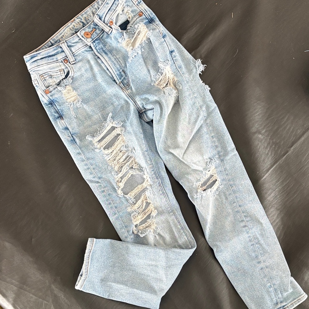 American Eagle 00 Distressed Jeans
